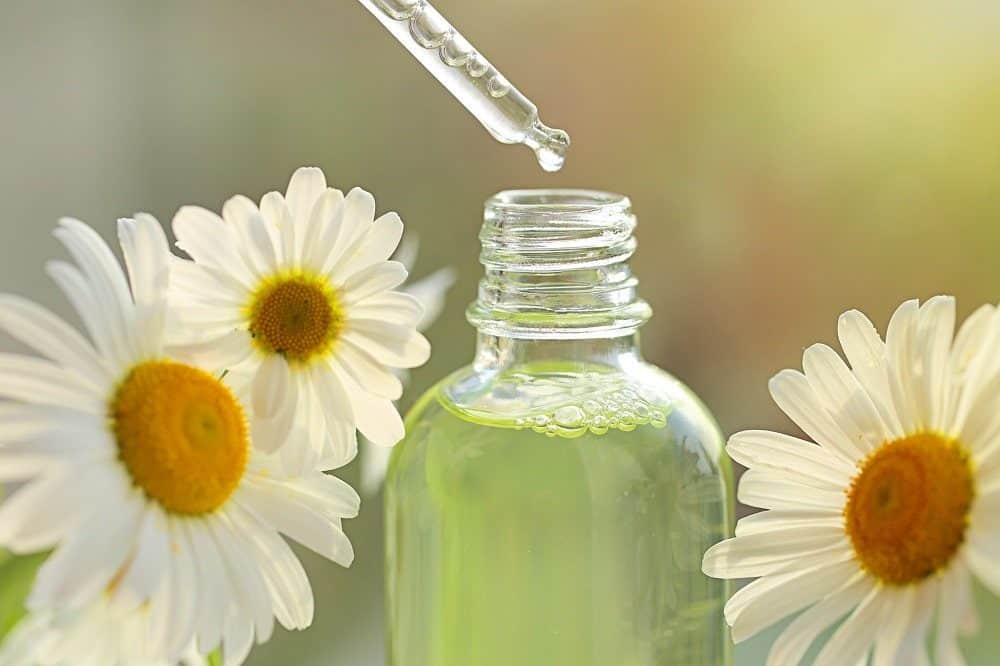 چرا باید از روغن بابونه استفاده کنیم؟